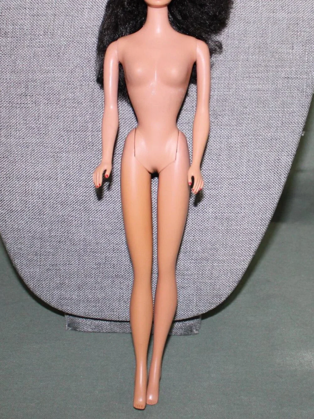 Vintage #4 Barbie Doll Solid Body Brunette Ponytail No Green Ear, Excellent